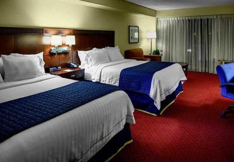 Courtyard By Marriott פאייטוויל מראה חיצוני תמונה