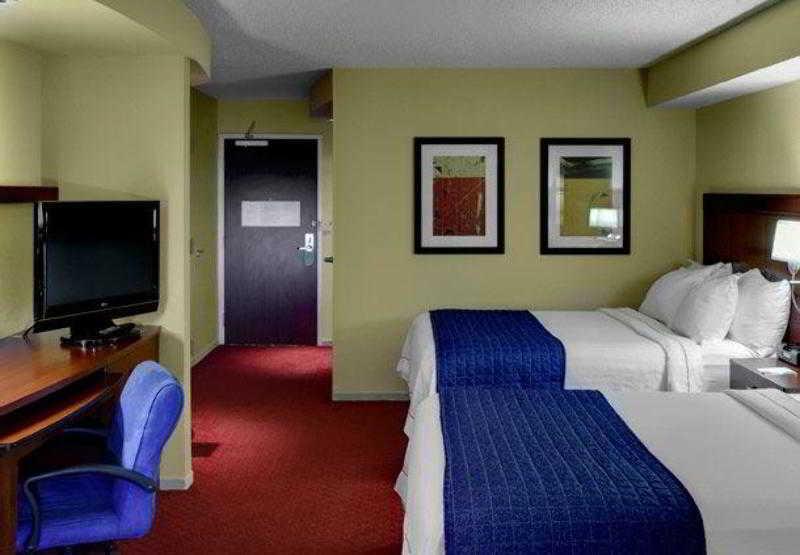 Courtyard By Marriott פאייטוויל מראה חיצוני תמונה