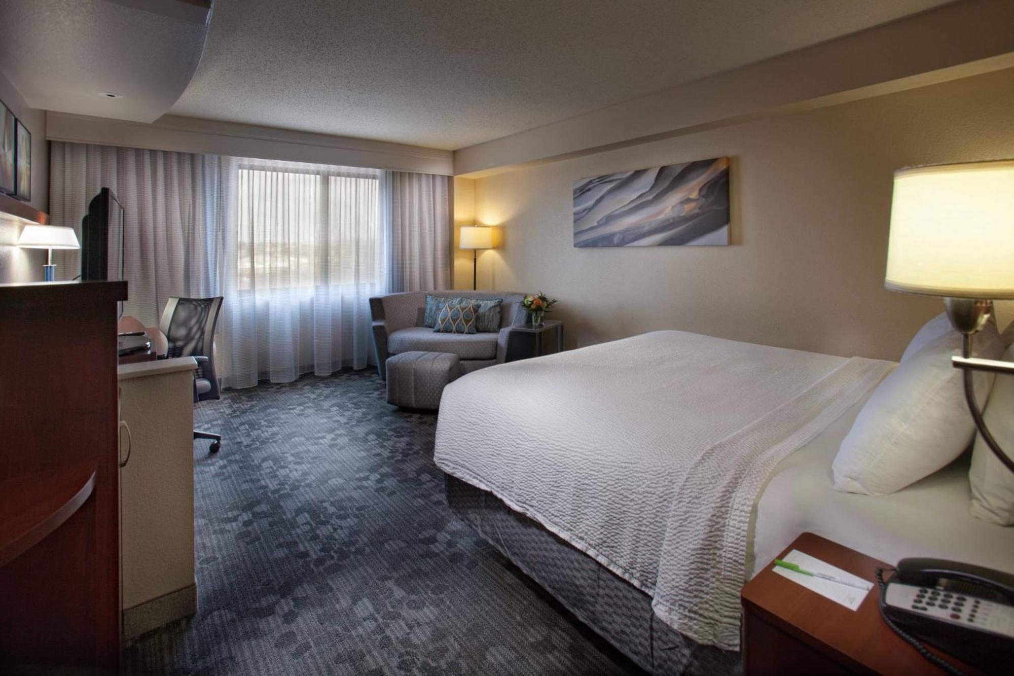 Courtyard By Marriott פאייטוויל מראה חיצוני תמונה