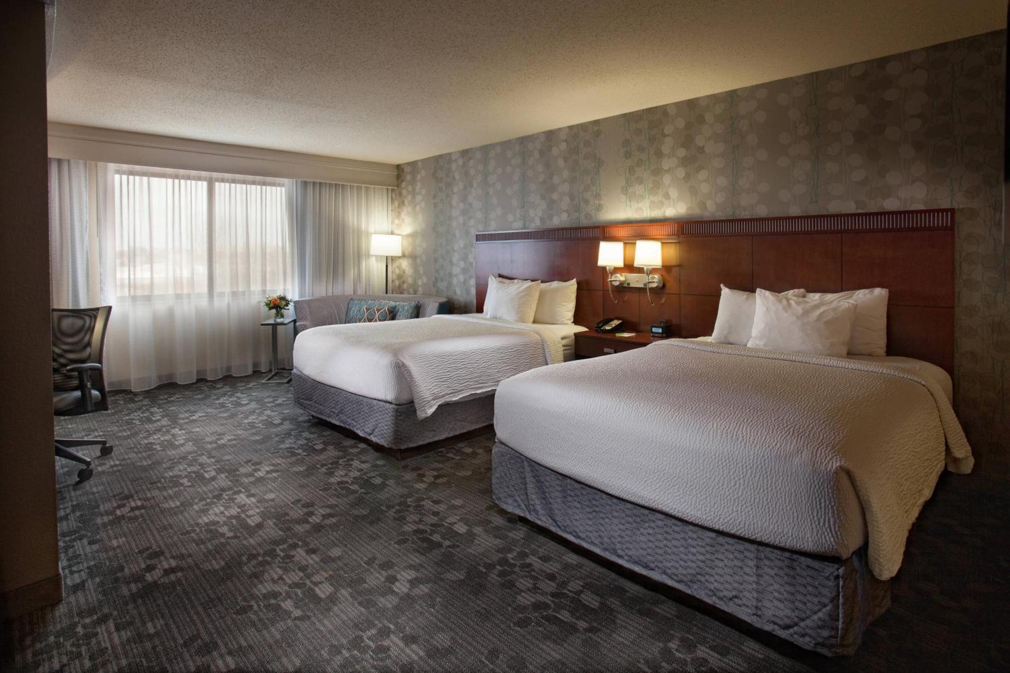Courtyard By Marriott פאייטוויל מראה חיצוני תמונה