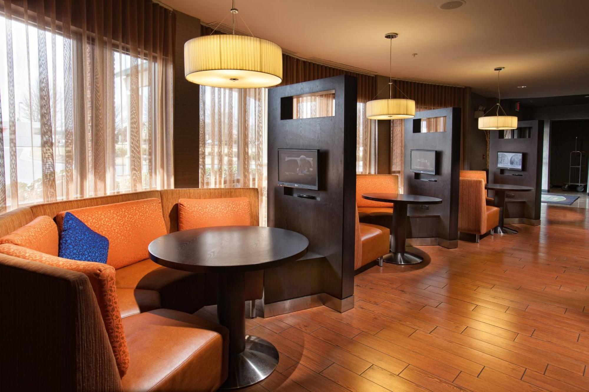 Courtyard By Marriott פאייטוויל מראה חיצוני תמונה