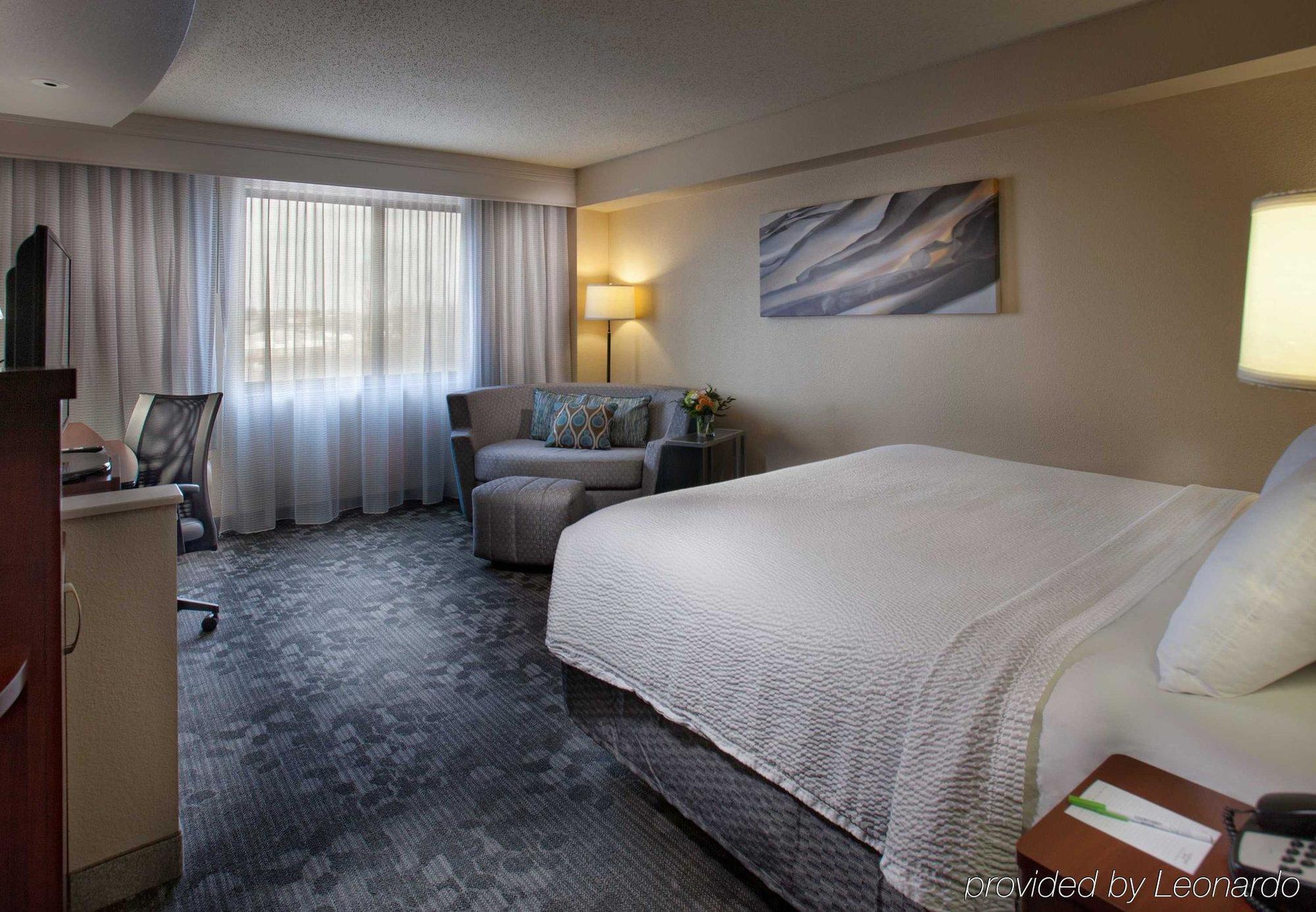 Courtyard By Marriott פאייטוויל מראה חיצוני תמונה