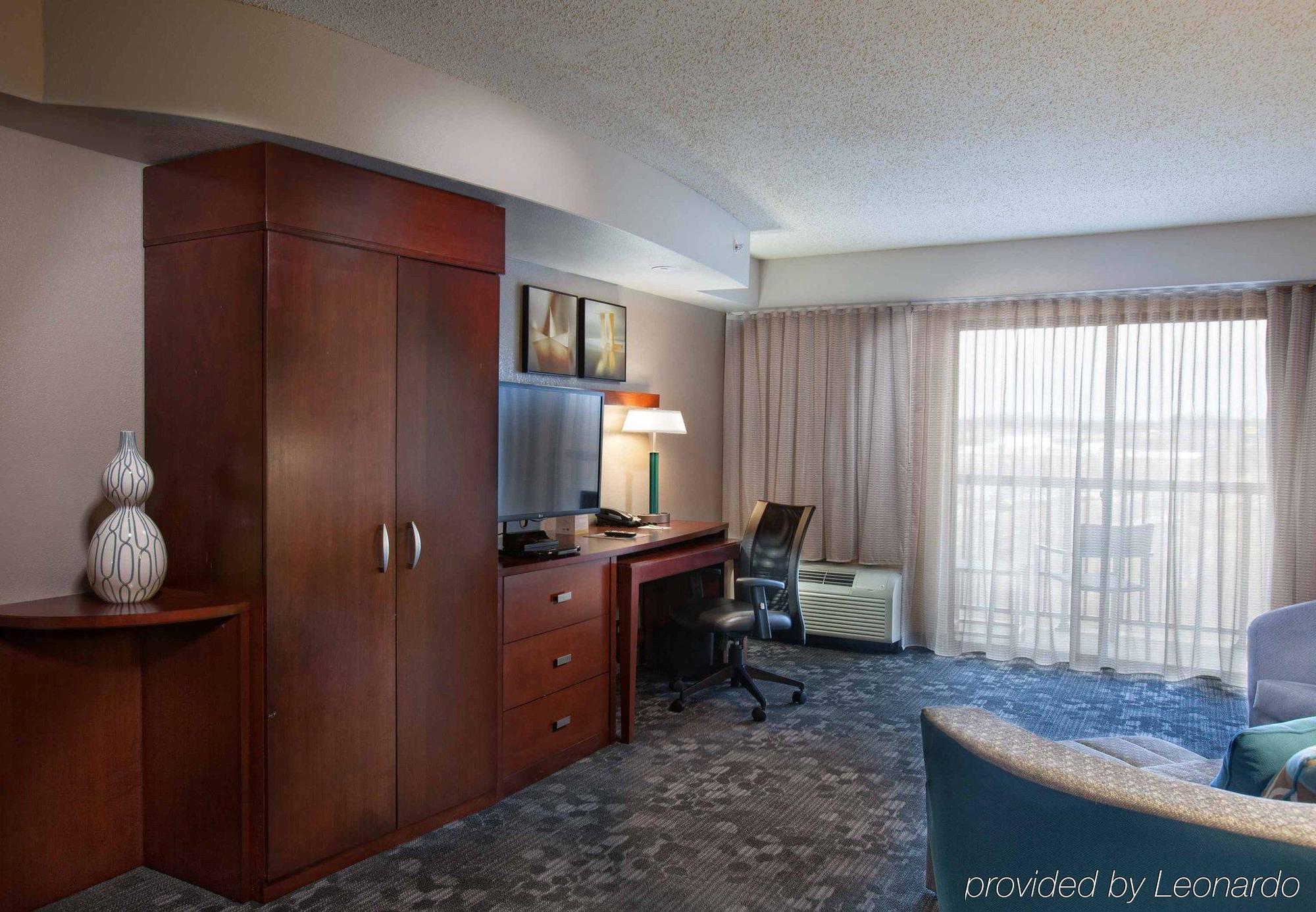 Courtyard By Marriott פאייטוויל מראה חיצוני תמונה